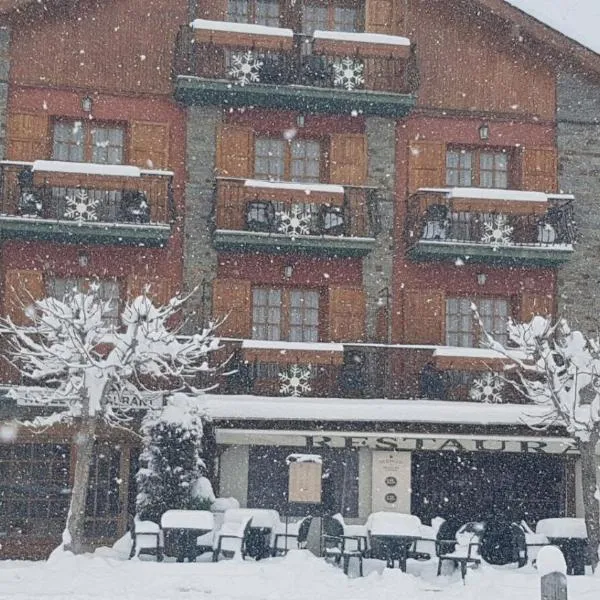 Hotel Esquirol, hotel in Llivia