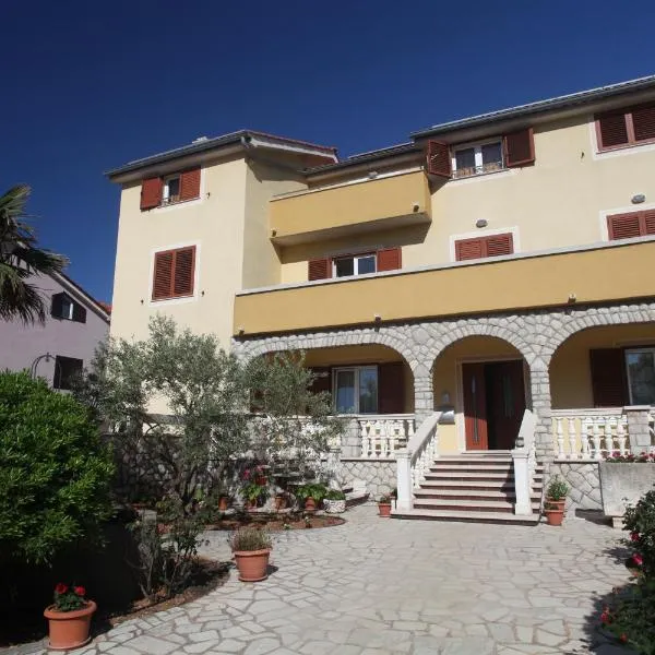 Cres Sučić Apartments, hotel in Cres