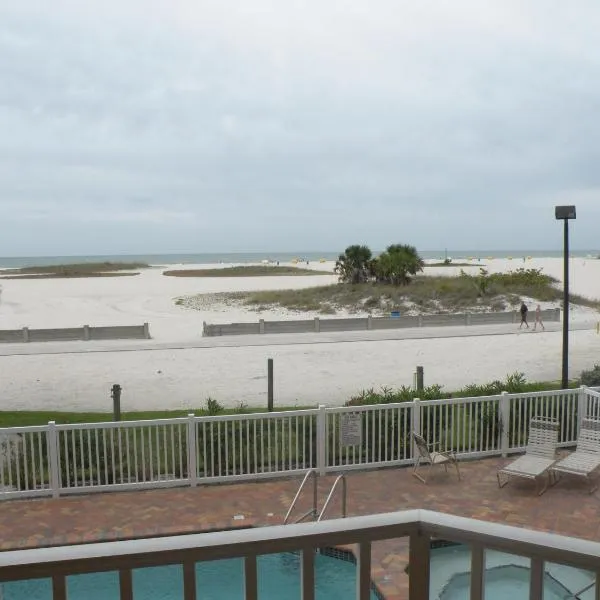 Surf Beach Treasure Island Resort, hotel in St. Pete Beach