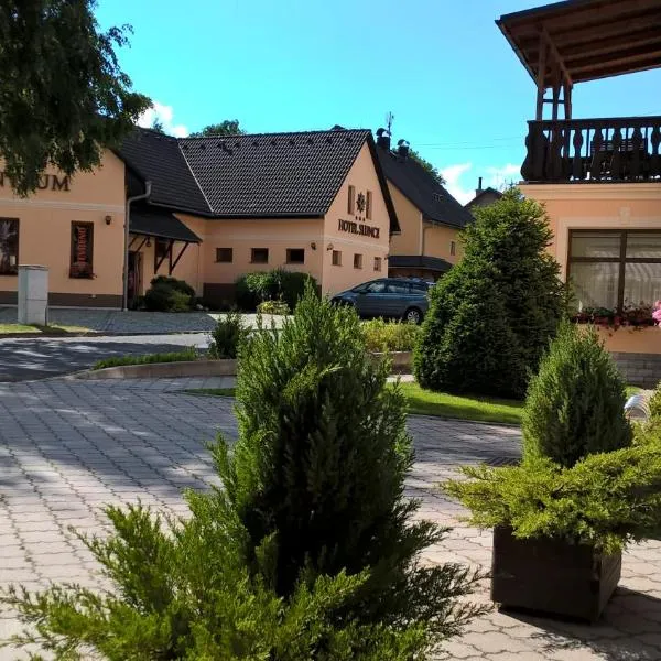 Hotel Slunce, ξενοδοχείο σε Rymarov