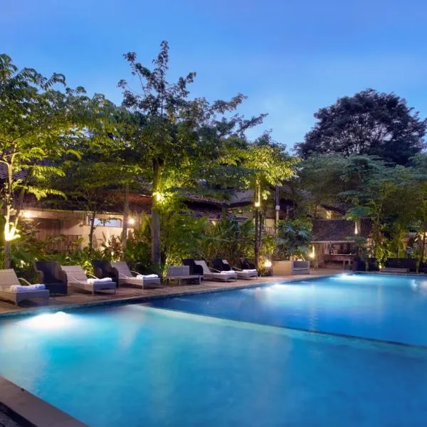 Desa Alamanis Resort Villa, hotel v destinaci Cirebon