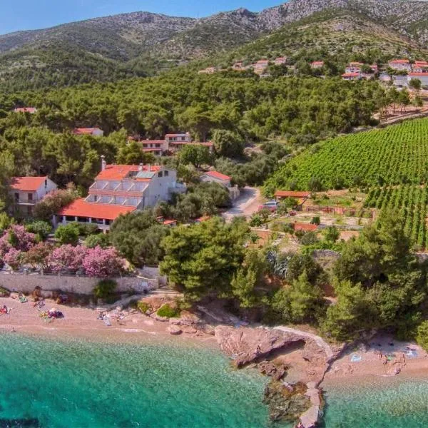 Hotel Skalinada: Zavala şehrinde bir otel