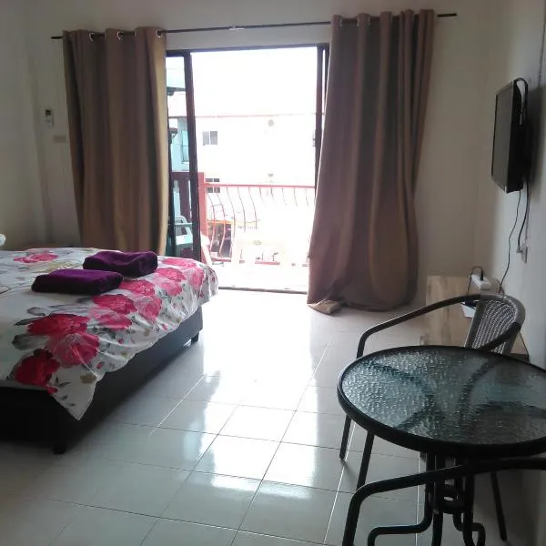 NB House, Hotel in Strand Karon