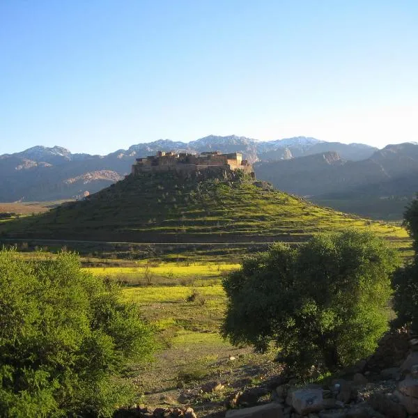 Tizourgane Kasbah، فندق في Tiguissas
