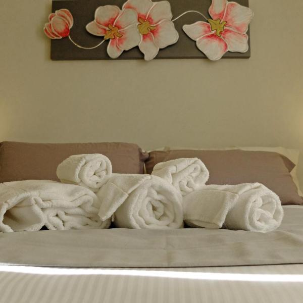 EOS Room and Breakfast