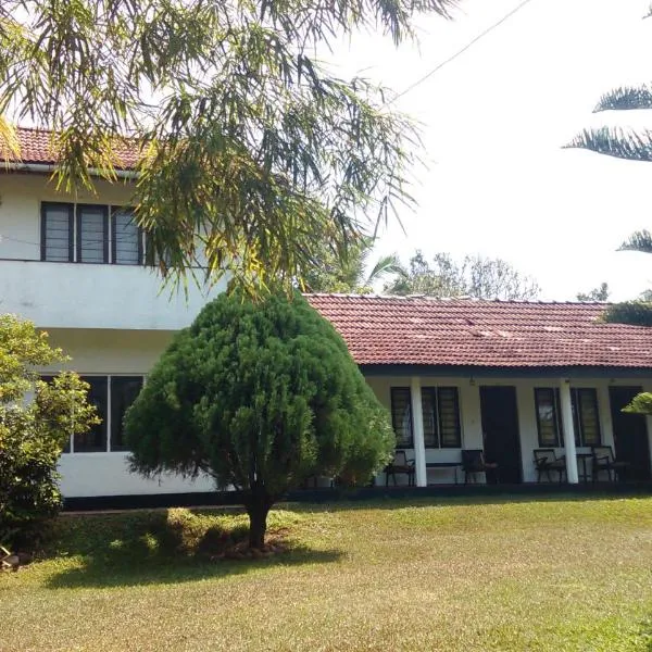 4 Seasons Guesthouse, hotel v Hikkaduwě