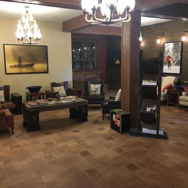 Spruce Hill Resort & Spa, 108 Mile Ranch