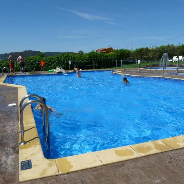 Camping Colombres, hotel di Colombres