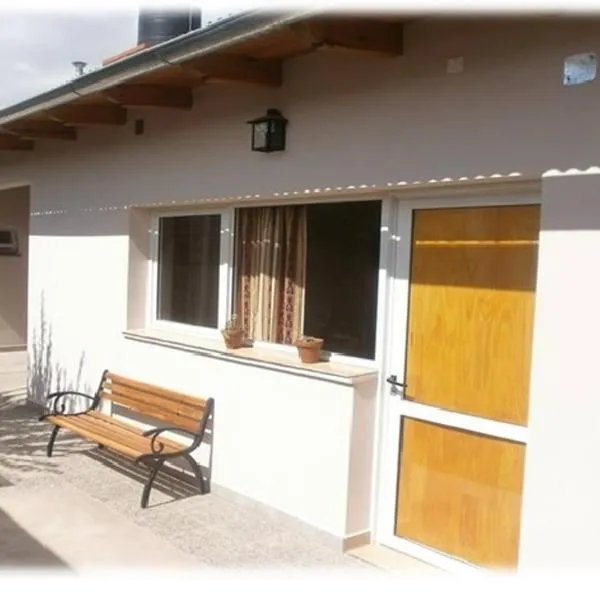 Hostal Centenario, хотел в El Carmen