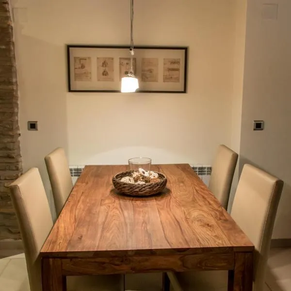 Plaza Apartamentos, ξενοδοχείο σε Binefar