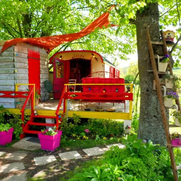 La Roulotte De Lola - Chambre d'hôtes, hôtel à La Celle