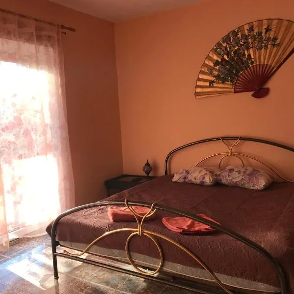 Guest House Eco home, ξενοδοχείο σε Γιούρμαλα