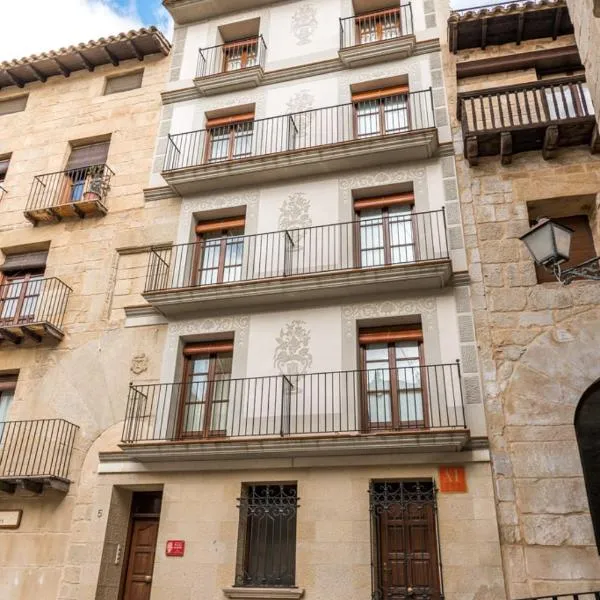 Apartamentos Plaza Mayor, hotel in Valderrobres