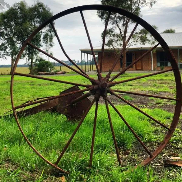 Ruby Rose, hotel v destinaci Simpson