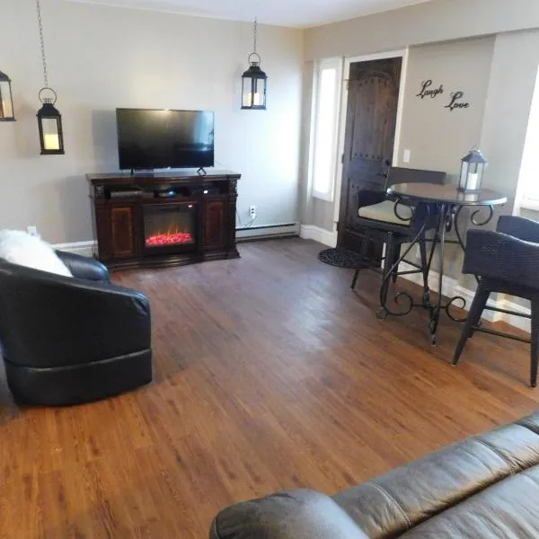 Secret Cottage Yellowstone 1 bd 2 beds dtwn #1, khách sạn ở Cody