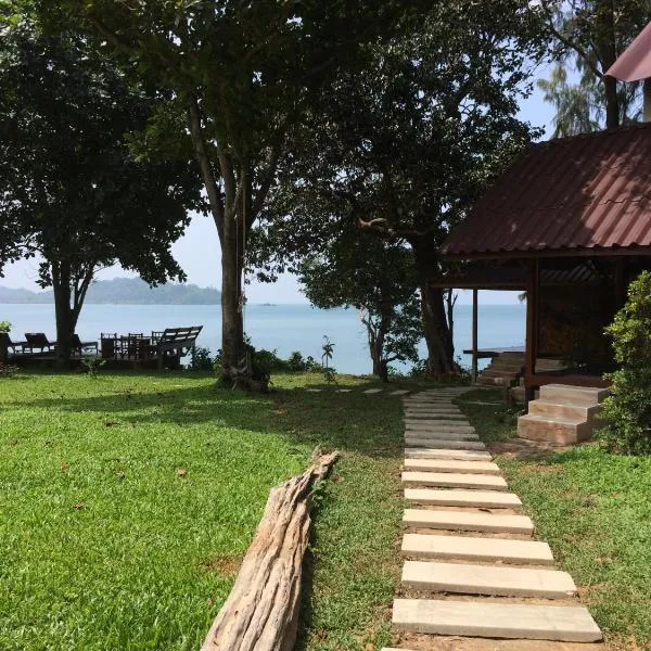 Starlight Beach Resort, hotel in Ko Phayam