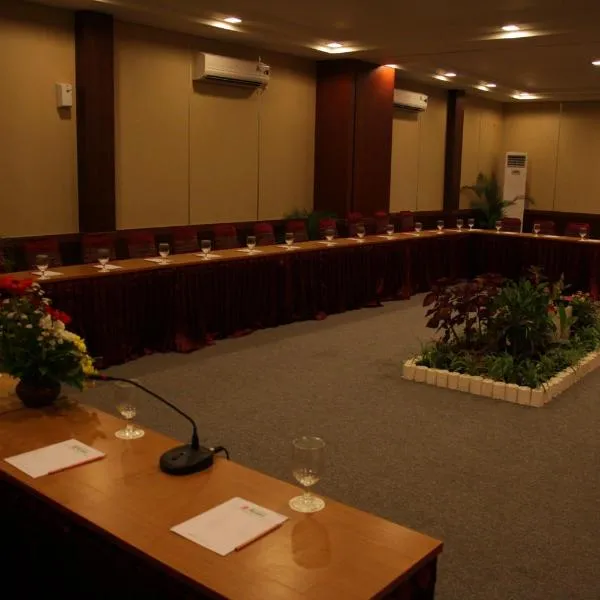 Syariah Arini Hotel, hotel i Surakarta