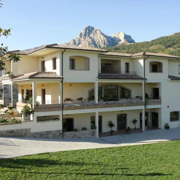 Locanda Del Parco Hotel, hotel v destinaci Colledara