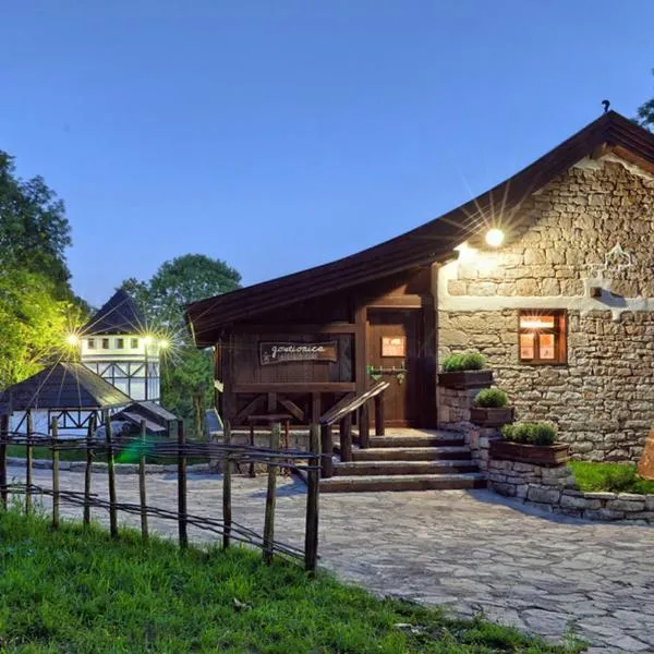 Farm Stay Čardaklije, ξενοδοχείο σε Kulen Vakuf