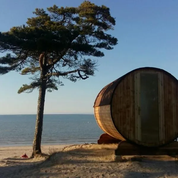 Kempings Saulesmājas, hotel v destinaci Kolka