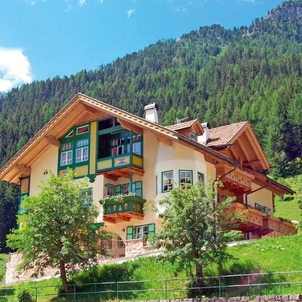 Garnì Val de Costa, hotel in Canazei