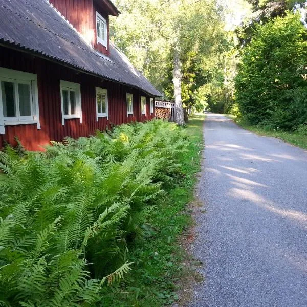 Kuus Tuba, Hotel in Leisi