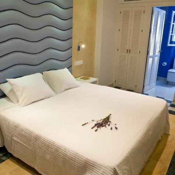Hostal El Alojado de Velarde, hotel en Conil de la Frontera