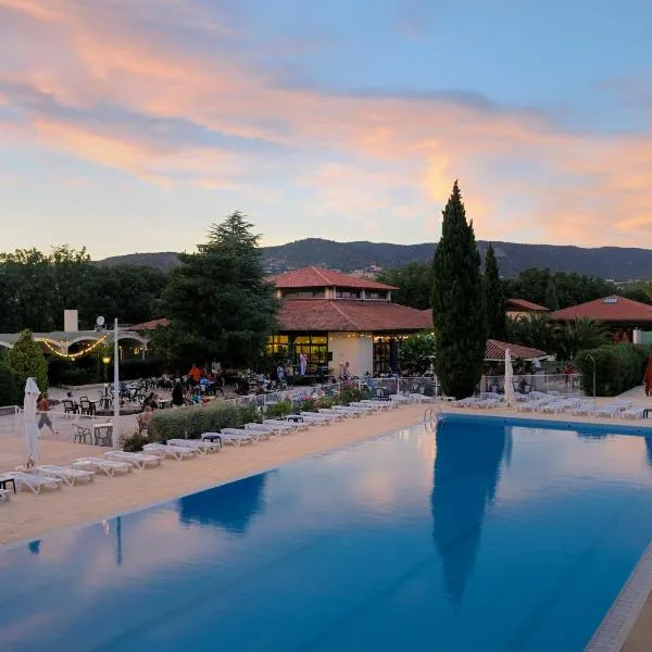 Village Vacances La Manne, hotel in Bormes-les-Mimosas