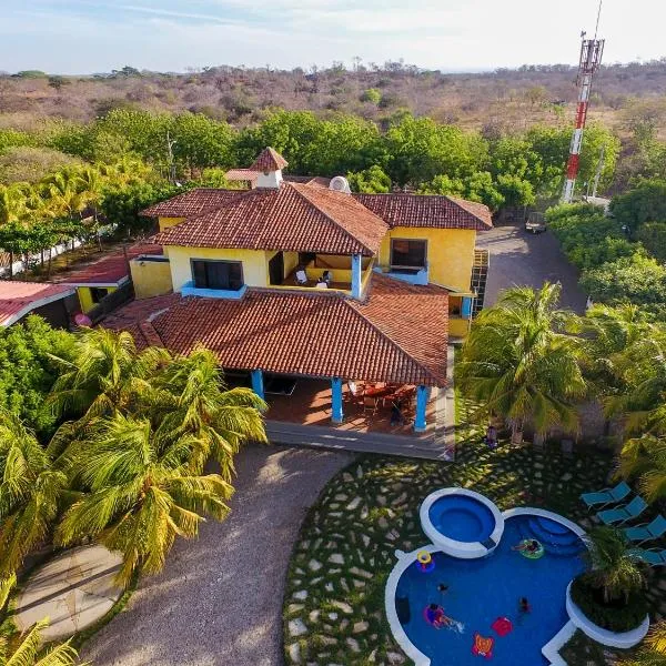 Solyar Luxury Spanish Beachfront Home, hotel v destinaci Pochomil