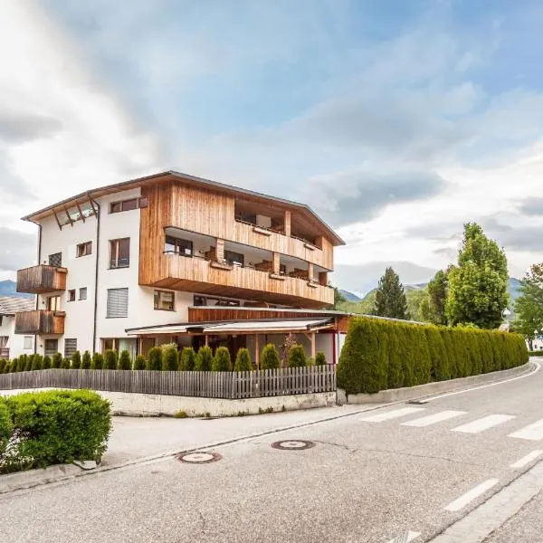Residence Aichner, hotel in Brunico