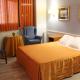 Hostal Montserrat, Tona