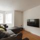 Stunning Contemporary Apartment - Free Parking - 5 Minute Walk To The Beach - Great Location - Fast WiFi - Smart TV With Netflix Included - Contractor Friendly - Perfect For Short and Long Stays Bournemouth - Photo 2