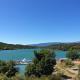 Appartement situé dans une propriété privée avec terrasse équipée avec plancha proche du lac de saint Cassien, Montauroux