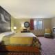 Super 8 by Wyndham Homewood Birmingham Area - Photo 10