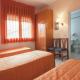 Hostal Montserrat, Tona (Foto 5)