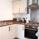 Apartment in Central MK - Bed Choice of 1 Super-king Or 2 Singles and also 2 Sofa Beds - Free Parking and Smart TV - Contractors, Relocation, Business Travellers Milton Keynes - Foto 5