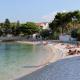 Seaside apartments with a swimming pool Sutivan, Brac - 15502, Sutivan (Foto 2)
