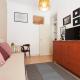 Sunny orange garden apartment in central Lisbon, Lisbon - Photo 8