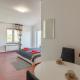 Lavander 3 private room with bathroom and balcony, Pula (Foto 6)