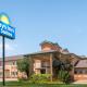 Days Inn & Suites by Wyndham Wichita, Wichita - Fotografie 1