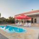 Holiday home with pool Kristal, Szybenik