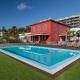 Century House with private pool by HR Madeira