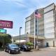 Comfort Suites at Woodbridge, Авенел