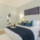 Relaxing and Spacious Kensington Apartment with Patio, London - Photo 9