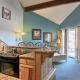 210 Pointes North Inn