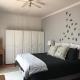 Contemporary Stay at Giraffe Cottage, Benoni