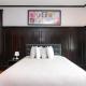 A Stylish Stay with a King Bed and Heated Floors #27, Brookline - Fotografie 4