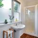 Sunny & Cozy Home near Western Springs, Окленд - Фото 4