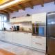 Attic Apartment by Wenceslas Square, Praha - Fotografie 3