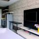 Comfy Studio Apartment at Skylounge Tamansari By Travelio Tangerang - Photo 10